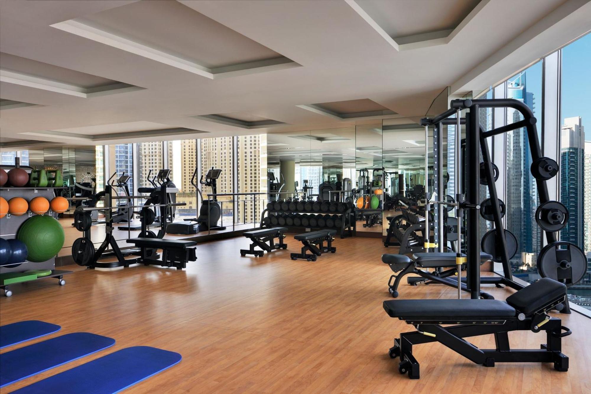 Jw Marriott Hotel Marina Dubai Exterior photo The gym at the Westin